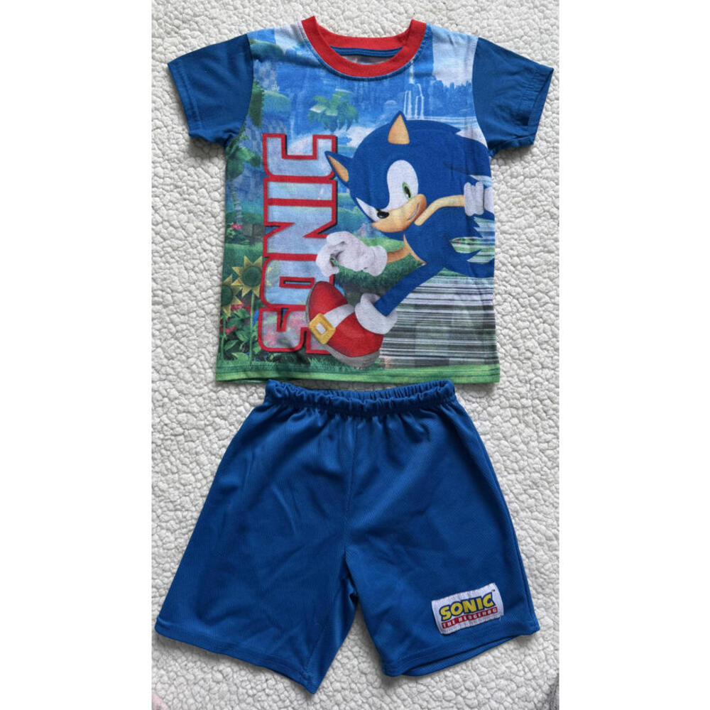 Sonic Outfi